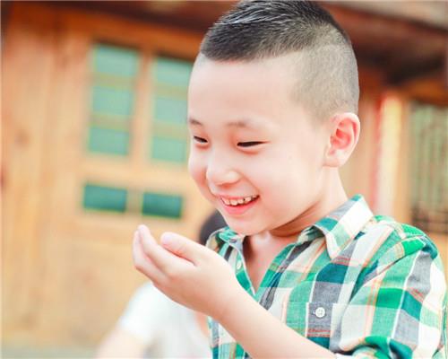 姓彭什么媛二字男生名字 男生名字帅气冷漠古风