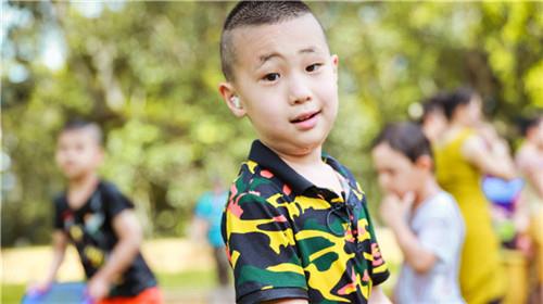 冬天出生的梅姓男孩取什么名字好听,冬天出生的梅姓男孩取什么名字好听