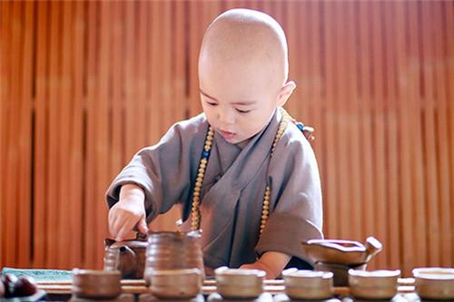 很吉利吉祥的靳姓男生名字大全2023
