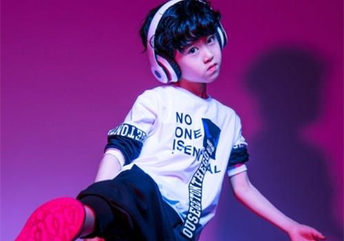 水瓶座男宝宝音律优美的名字,水瓶座男宝宝音律优美的名字