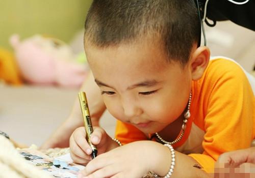 吴姓谷字在中间三个字的名字 超凡脱俗的名字男子